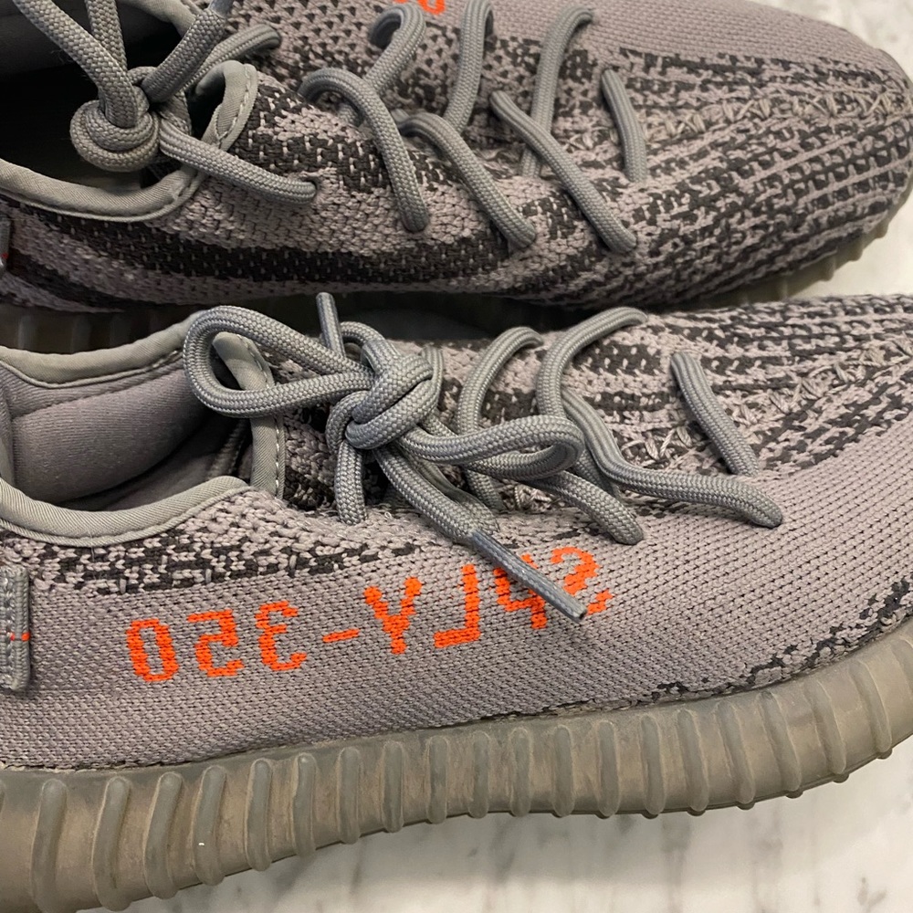 Yeezy Boost - Picture 2 of 4